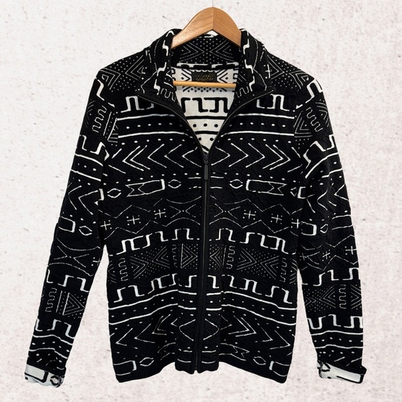 Black and White Zip Up Jacket with Geometric Patterns - Picture 1 of 4